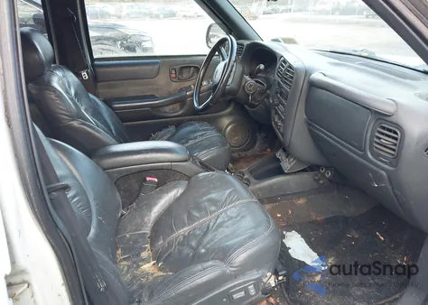 2002 Chevrolet S-10 Ls z USA, uszkodzony, nr VIN 1GCDT13W02K238811